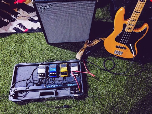 guitar pedals with bass guitar